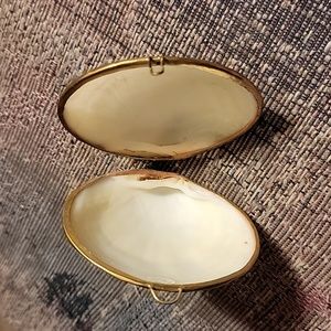 Vintage 1970s Unique Sea Shell Compact / Trinket Box / Pill Box